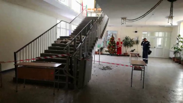 Стълбище падна в кърджалийско училище