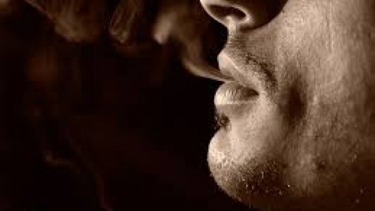 Пушим все по-малко нелегални цигари