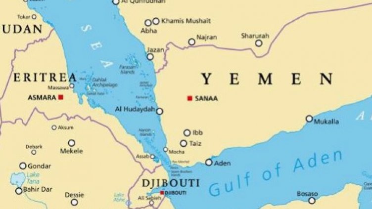 Нападнаха товарен кораб, пътуващ за Варна