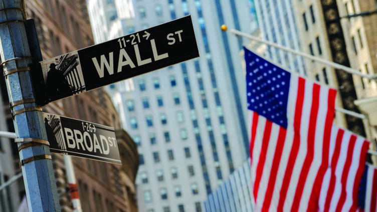Wall Street приключва към най-лошата си година от десетилетие