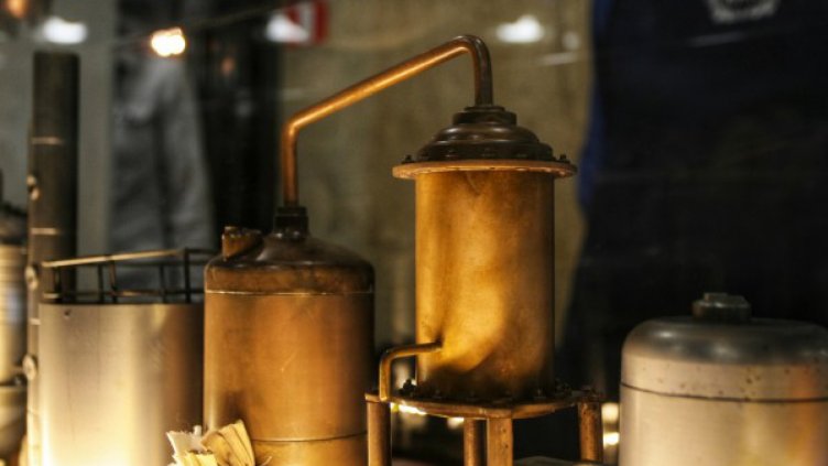 Полицията издирва крадец, свил 140 литра ракия