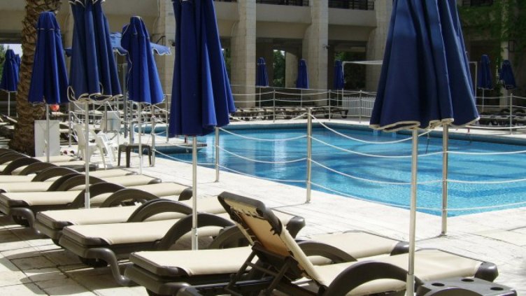 Близо половината хотелиери планират да затворят временно