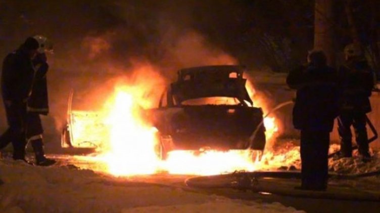 Мъж се напи, запали цигара и ...изгоря жив в колата си