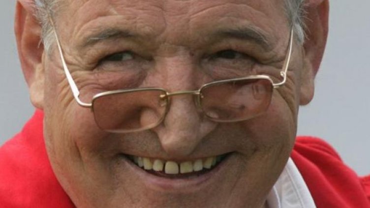 И Пената влезе в политиката, играе с отбора на Марешки