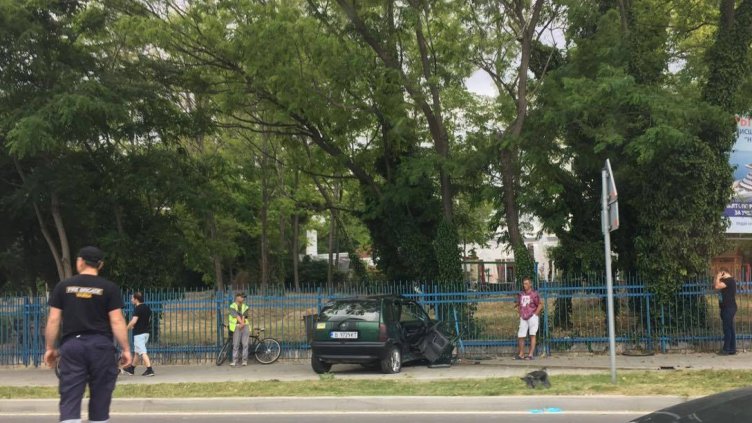 Тежка катастрофа стана на спирка „Акациите“