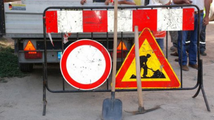 Фекални води извадиха 50 варненци на пътя