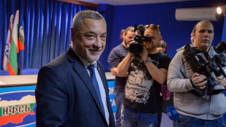 Валери Симеонов иска да спре телевизионните реклами с победителите от хазартни игри