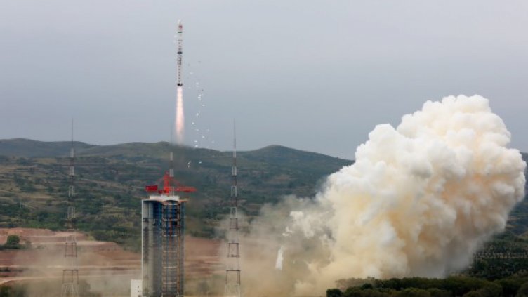 Китай изстреля тестова версия на нов космически кораб