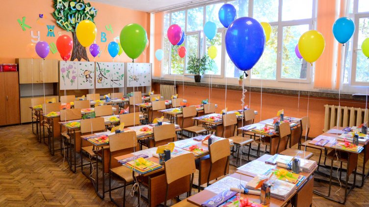 163 свободни места за първокласници има във варненските школа