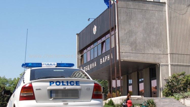 Запорираха сметките на община Варна