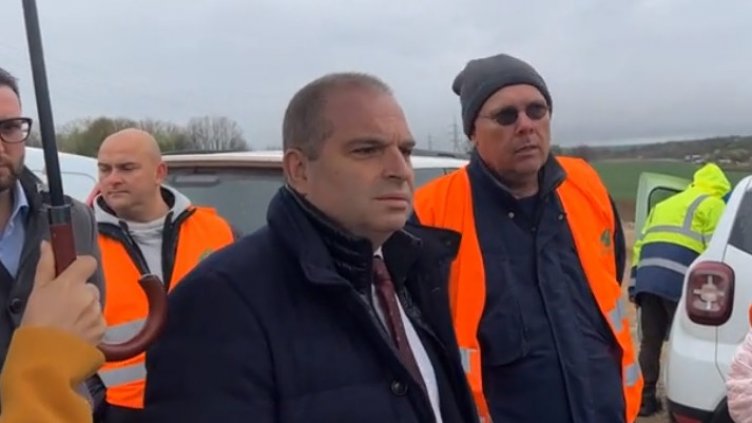 Пътни експерти зоват: Слави, махни Караджов от МРРБ!