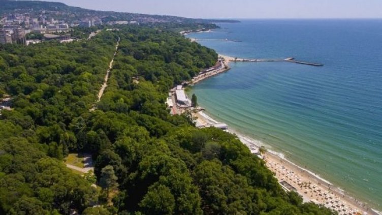 Разчистват ската под Морско казино в четвъртък