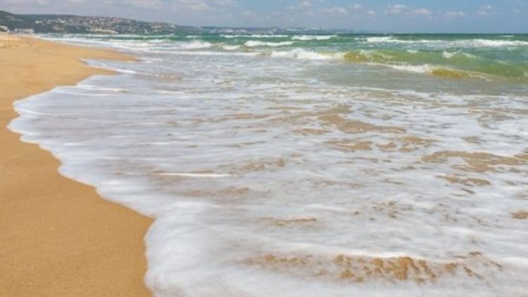 Мобилните групи на Министерството на туризма вече проверяват плажовете