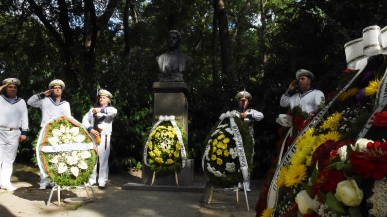 181 години от рождението на Апостола отбелязаха във Варна (СНИМКИ)