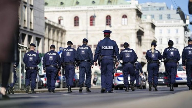 Добрият пример: Във Виена глобяват с до 3 600 евро за пиратки на обществени места