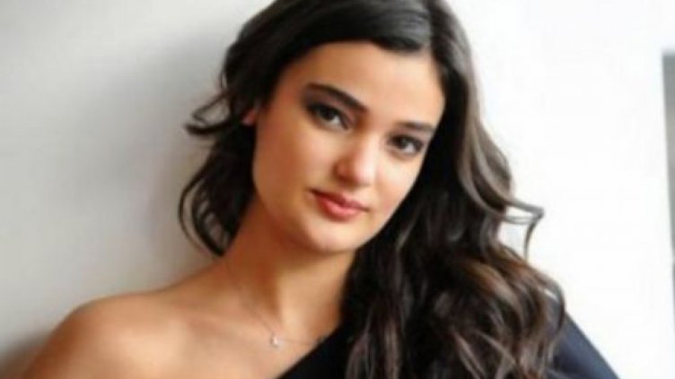 "Мис Турция" заплашена със затвор за обида на Ердоган