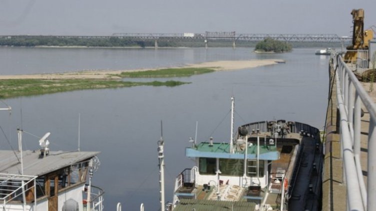 АПИ: Основен приоритет догодина е строителството на АМ Хемус Снимка: АПИ Monochrome – модернизираната класика в ювелирните изделия Нека бъде музика: Facebook ще си партнира с Universal Снимка: Chris Ratcliffe/Bloomberg Държавата ще създаде корабна връзка 