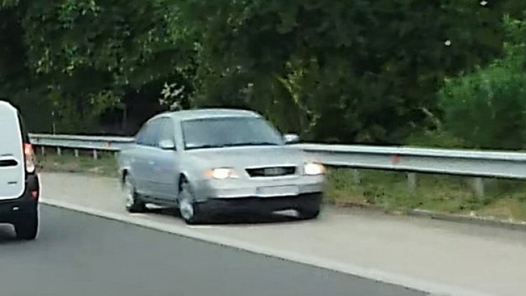 Шофьор кара в аварийната лента на насрещното платно на АМ "Хемус" 