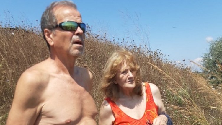 Семейство от Варна сади смокини на бургаския плаж