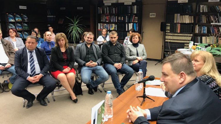 Емил Радев представи във Варна книгата си &bdquo;Оздравителният план&ldquo;