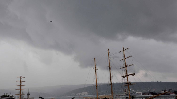 Времето ще продължи да се разваля с още студ и вятър