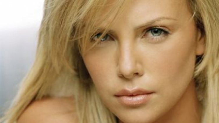 Чарлийз Терон си договори хонорар от 10 млн.