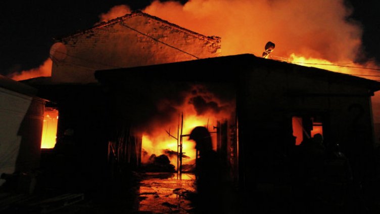 Пожар горя около фирмен склад в София