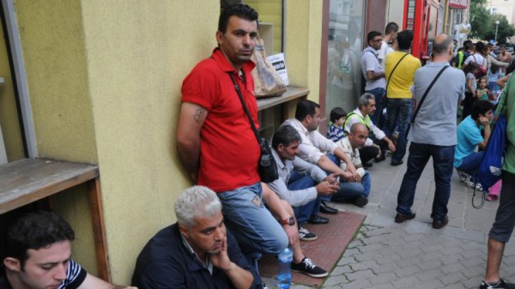 Профилът на мигранта – предимно млад мъж