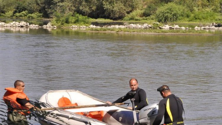 Труп на жена изплува от Марица