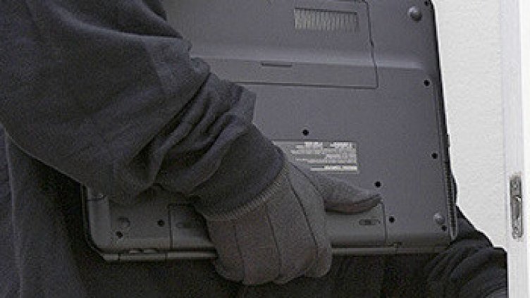 Тийн сви лаптоп от бар в центъра Варна