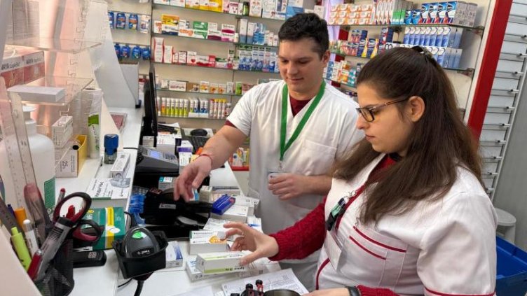 Фармацевтите предупреждават: Без надценки и плащания – лекарства няма да има!