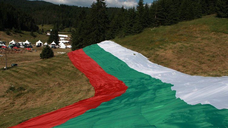 7800 кв. метра трибагреник за Роженския събор