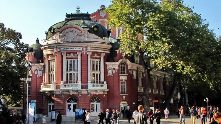 Варненската опера обявява конкурс за диригент