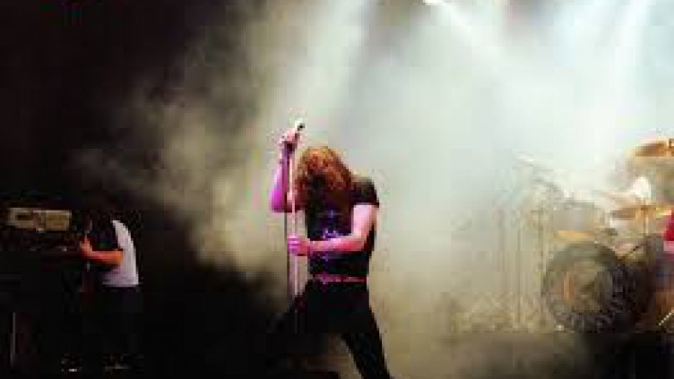 Whitesnake забиват в "Арена Армеец"