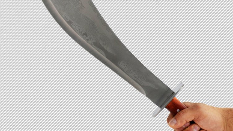 Сандокан: Мъж вилня с мачете в мол