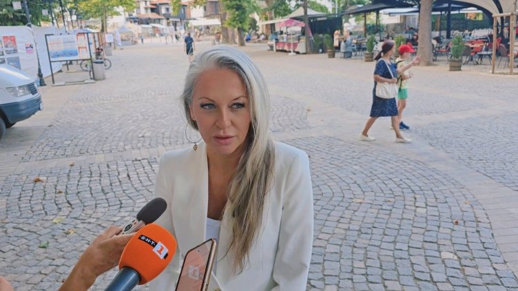 Анна Митова