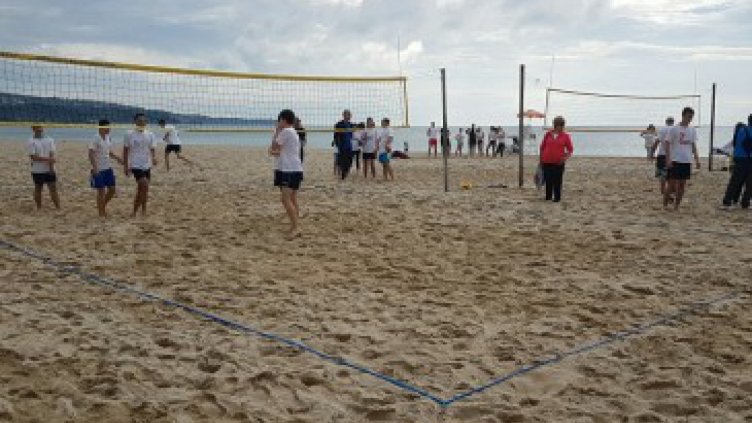 Завърши ученически турнир по плажен волейбол