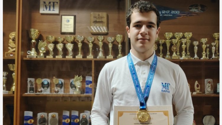 Варненски ученик със златен медал от олимпиада по математика в Казахстан