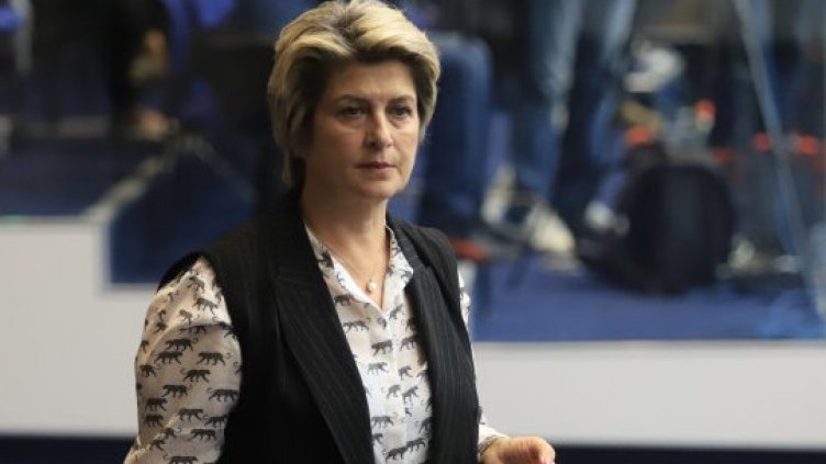 Лечева се отказа от червените листи. Няма да преча на Нинова да бие!