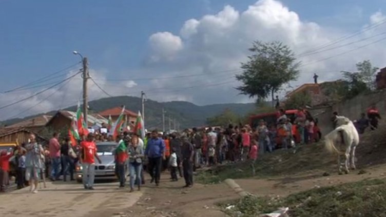 Гърмен, година по-късно: Протести и незаконни бараки