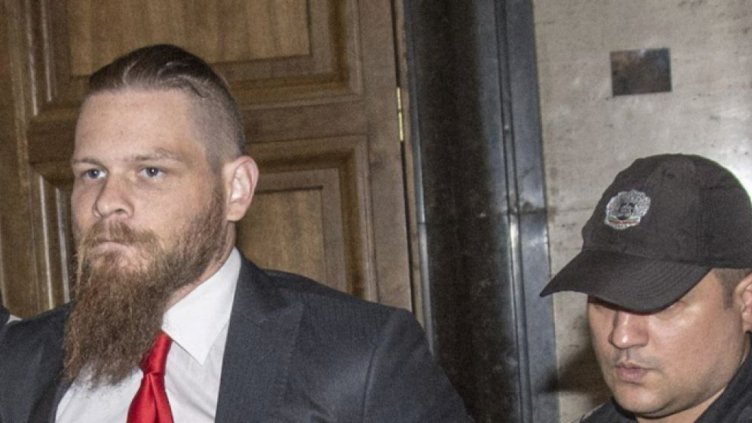 Бащата на Полфрийман изненадан, но щастлив, чака сина си