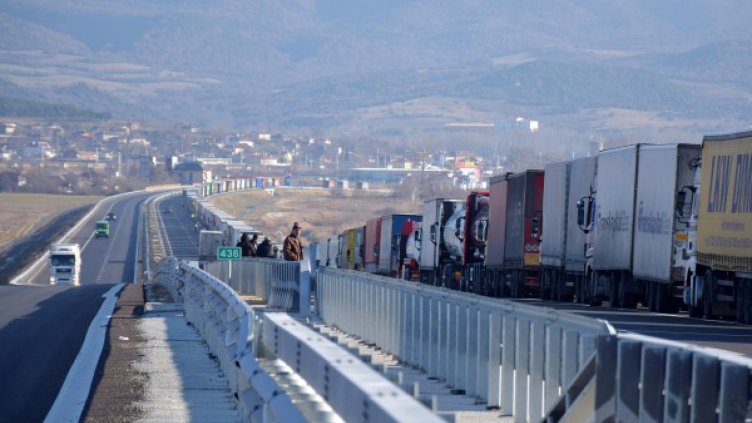 Мъж получи инсулт, докато чакал на "Кулата"