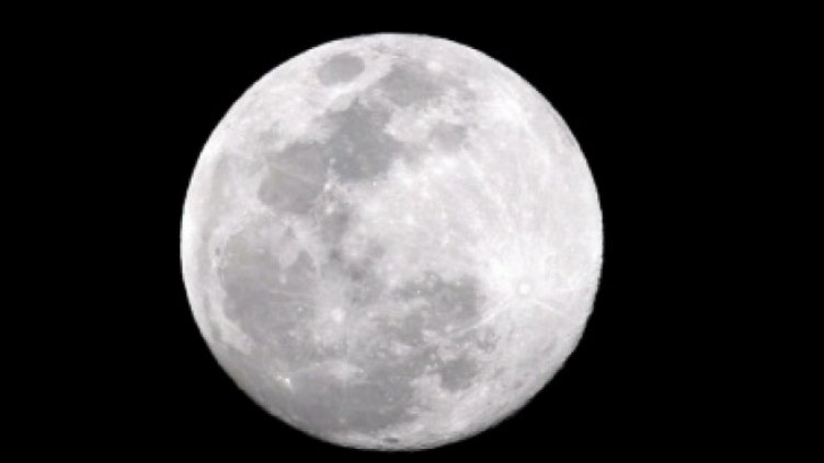 Американската компания „Спейс Екс“ ще организира полет за двама души до Луната