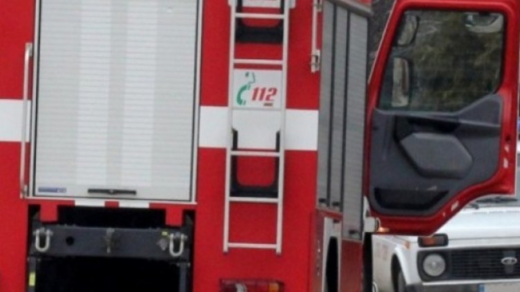 Готварска печка запали апартамент във Владиславово