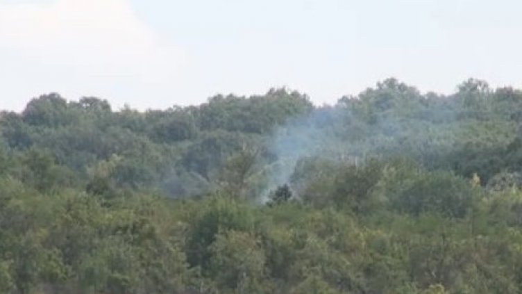 Потушиха пожара в складовете за боеприпаси край Карнобат