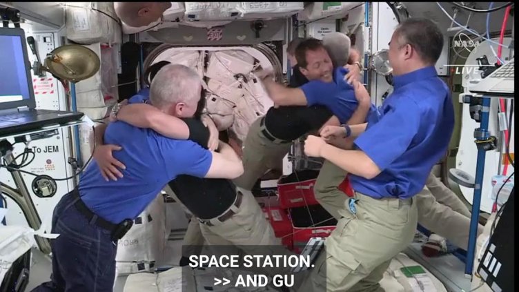 Корабът на Мъск е в МКС