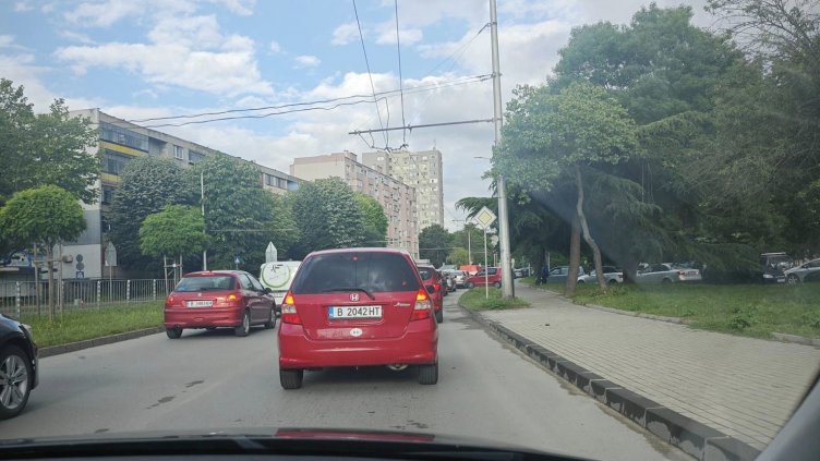 Задръстване на "Аспаруховия мост" посока Варна
