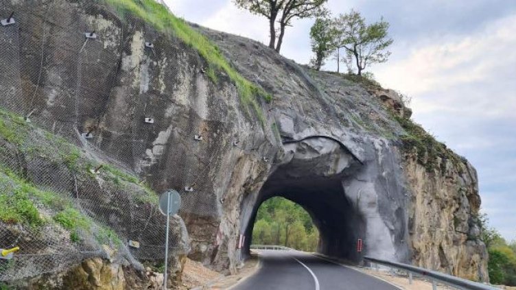 Вижте как изглежда ремонтирания Айтоски проход (СНИМКИ)