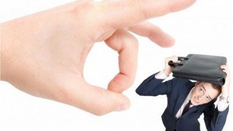 Безработицата продължава да спада