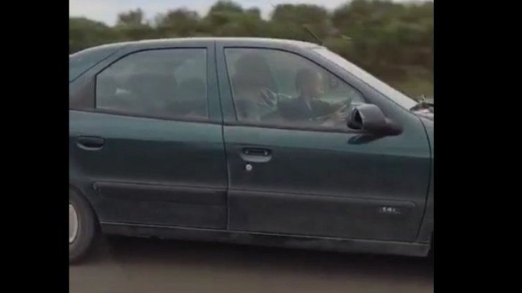 Съставиха 2 акта на бащата, дал на малолетния си син да кара със 120 км/ч по магистрала